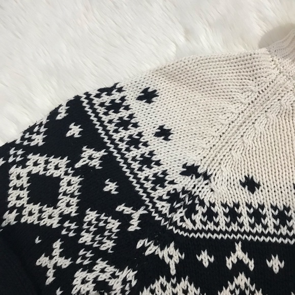 SOLD 💕 EDDIE BAUER oversize turtle neck sweater - Picture 4 of 6